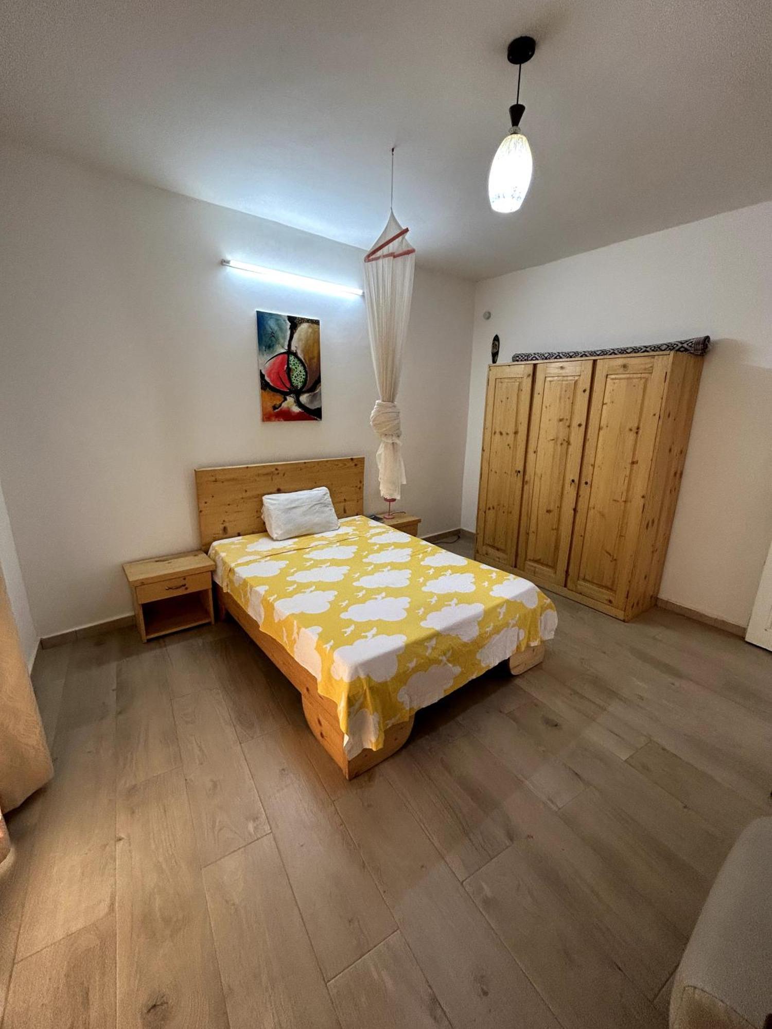 Chambre Spacieuse Avec Balcon - Salle De Bain Exterieure Privee & Breakfast Сен-Луи Экстерьер фото