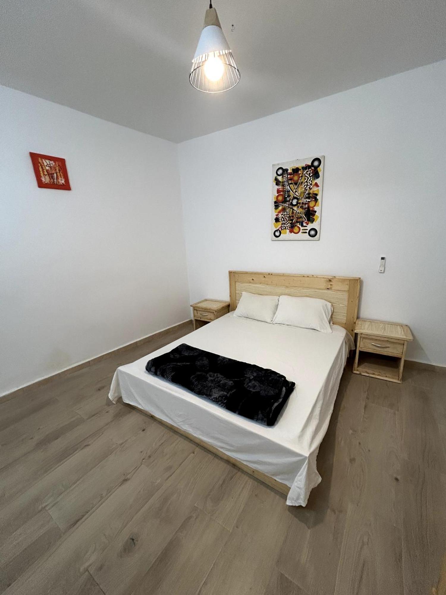 Chambre Spacieuse Avec Balcon - Salle De Bain Exterieure Privee & Breakfast Сен-Луи Экстерьер фото